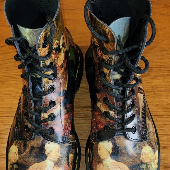 Dr. Martens Black Lace-Up Boots - Picture 5 of 10